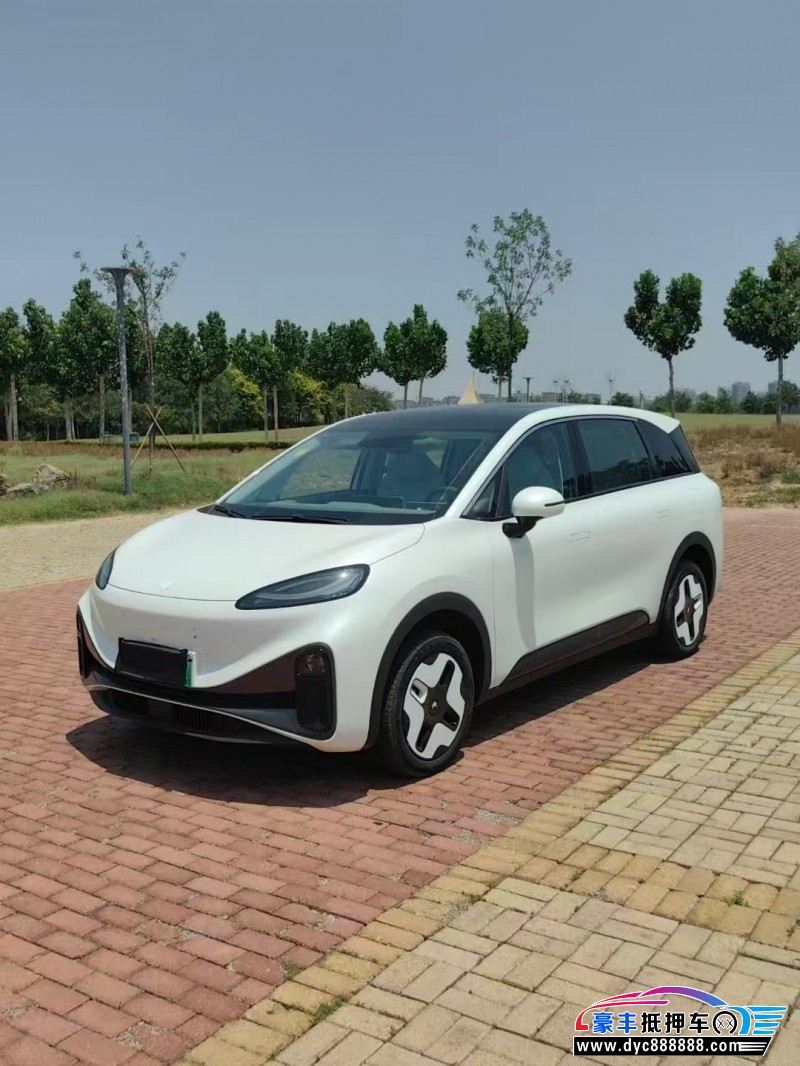 25年极狐考拉轿车抵押车出售