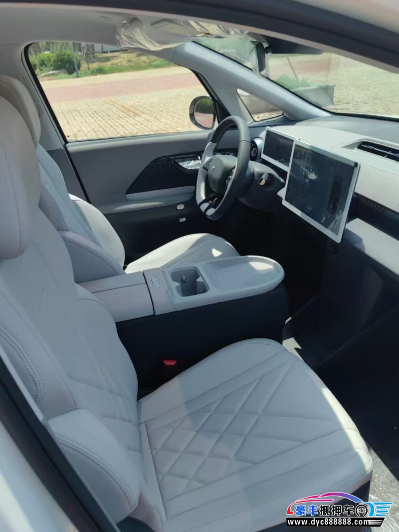 25年极狐考拉轿车抵押车出售