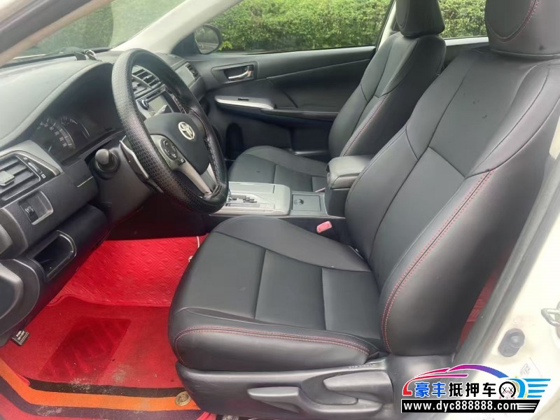 14年丰田凯美瑞轿车抵押车出售