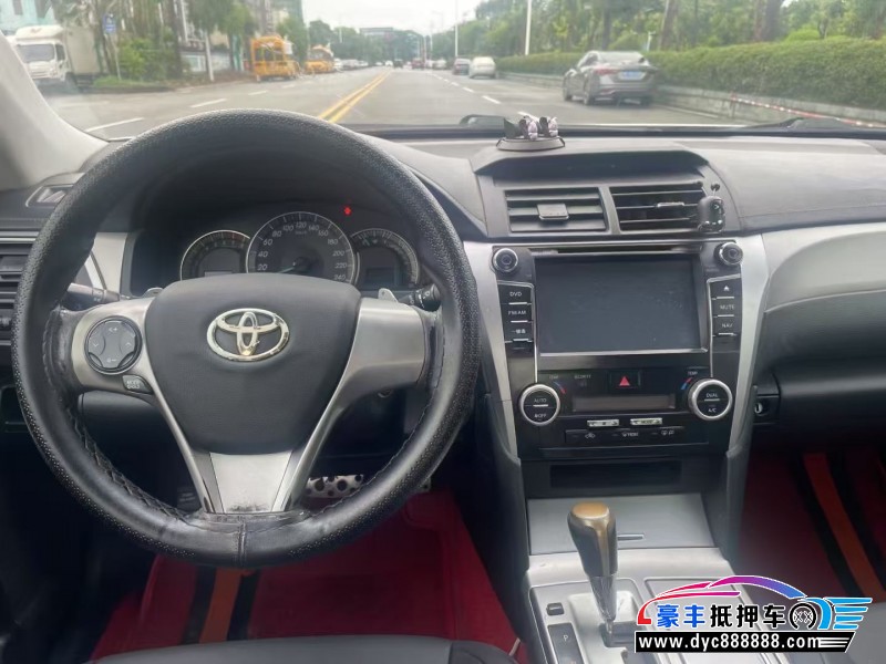 14年丰田凯美瑞轿车抵押车出售