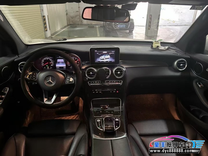 16年奔驰GLC轿车抵押车出售