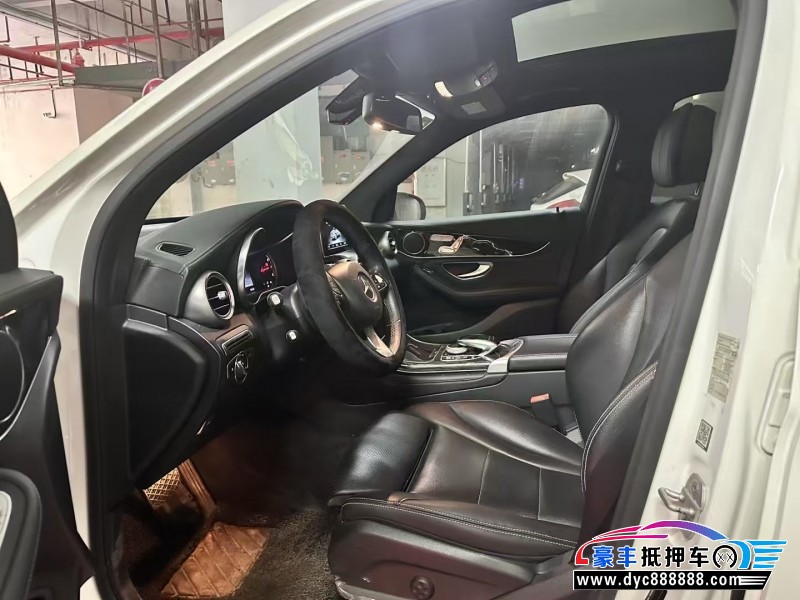 16年奔驰GLC轿车抵押车出售