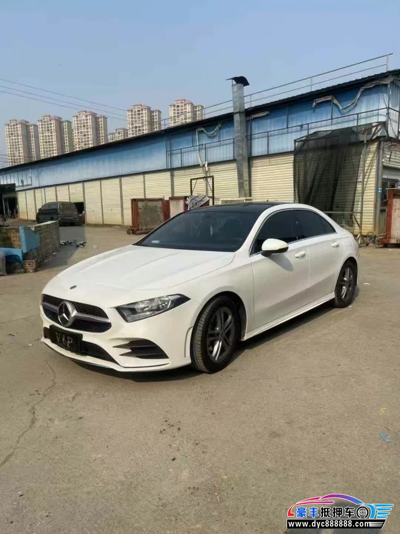 23年奔驰A轿车抵押车出售