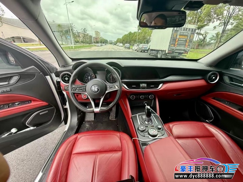 19年阿尔法·罗密欧Stelvio轿车抵押车出售