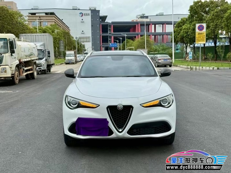19年阿尔法·罗密欧Stelvio轿车抵押车出售