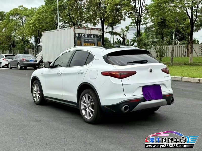 19年阿尔法·罗密欧Stelvio轿车抵押车出售