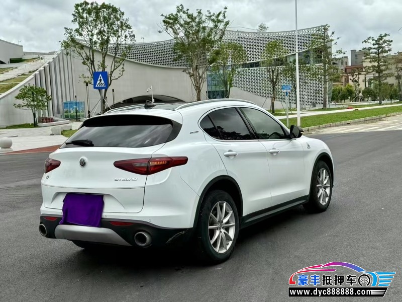 19年阿尔法·罗密欧Stelvio轿车抵押车出售