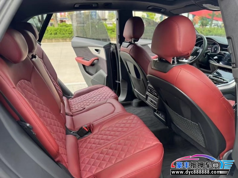 20年奥迪Q8轿车抵押车出售