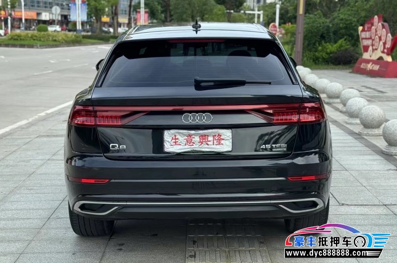 20年奥迪Q8轿车抵押车出售