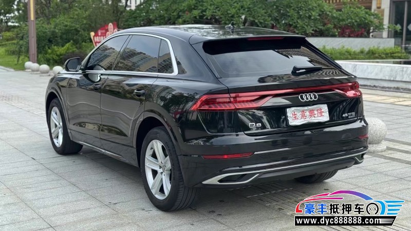 20年奥迪Q8轿车抵押车出售