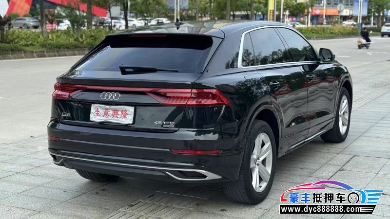 20年奥迪Q8轿车抵押车出售