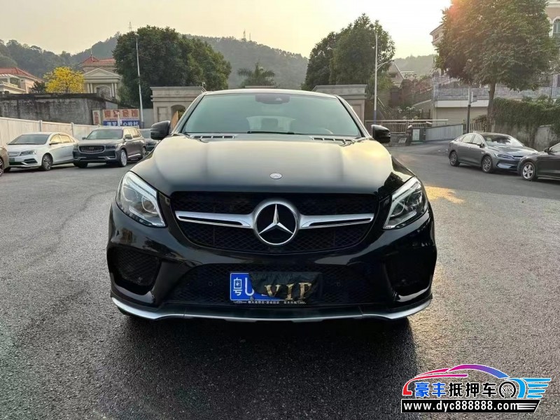 16年奔驰GLE轿车抵押车出售