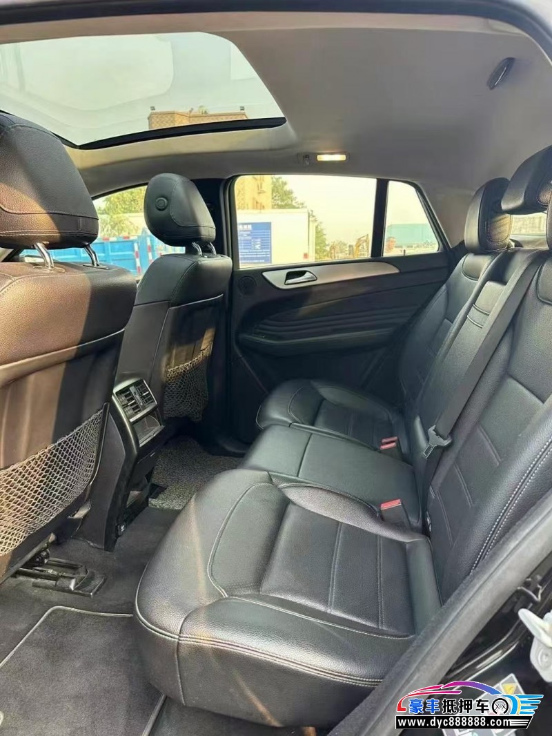 16年奔驰GLE轿车抵押车出售