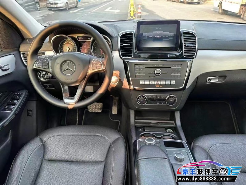 16年奔驰GLE轿车抵押车出售