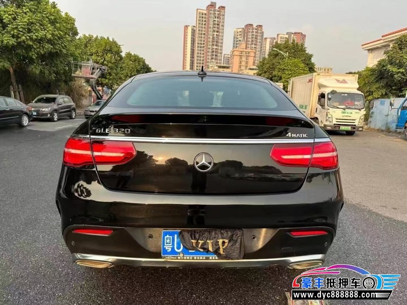 16年奔驰GLE轿车抵押车出售