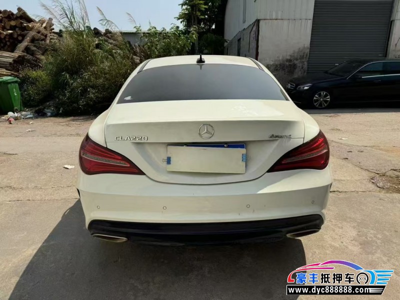 17年奔驰CLA轿车抵押车出售
