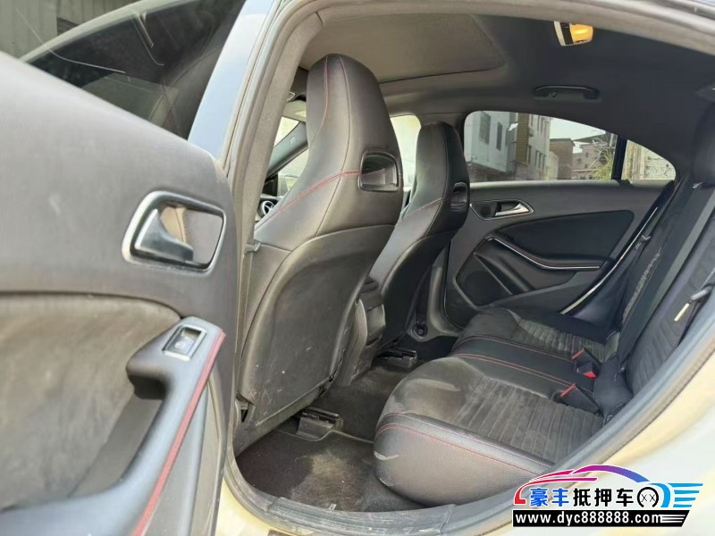 17年奔驰CLA轿车抵押车出售