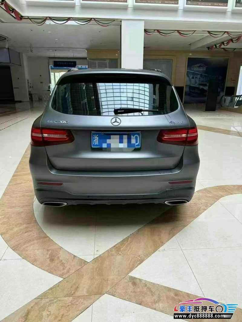 17年奔驰GLC轿车抵押车出售