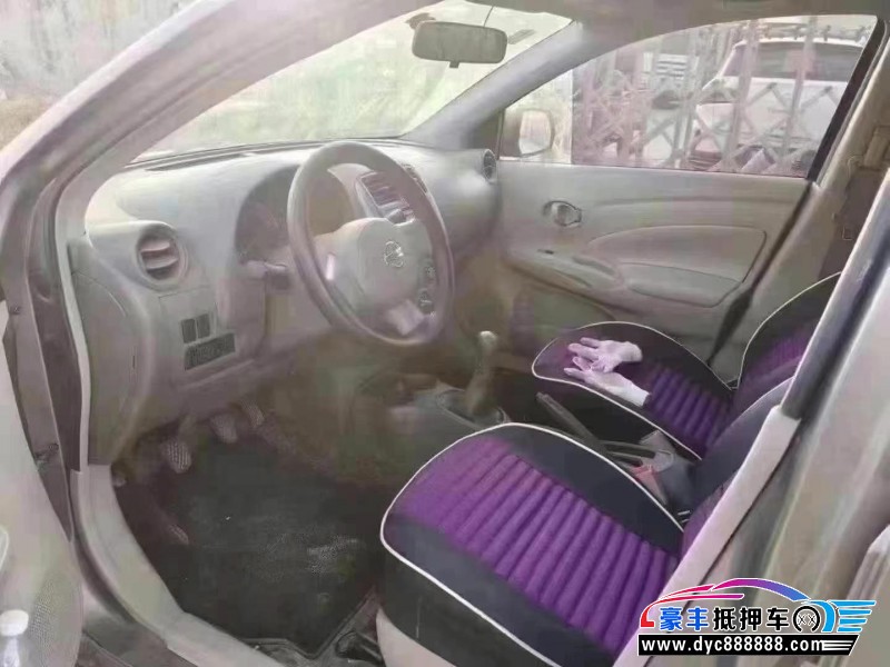 13年日产阳光轿车抵押车出售