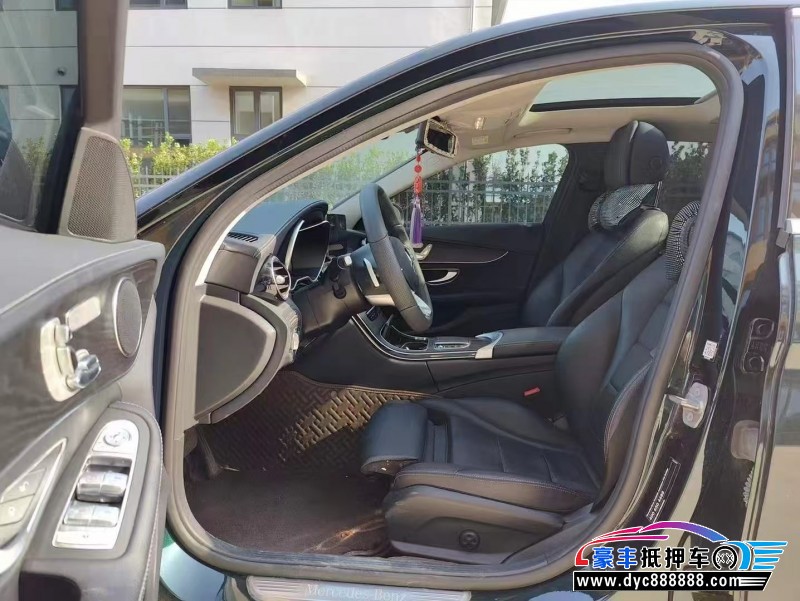 21年奔驰C轿车抵押车出售