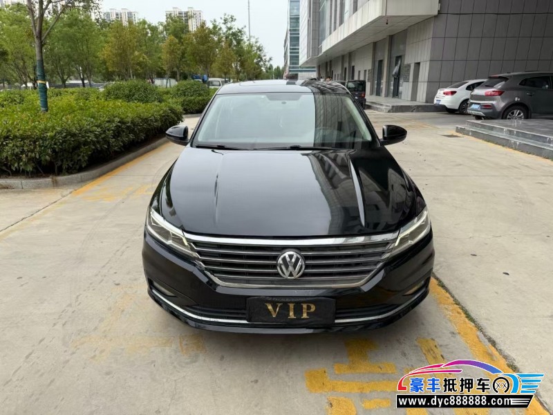 抵押车出售18年大众朗逸轿车