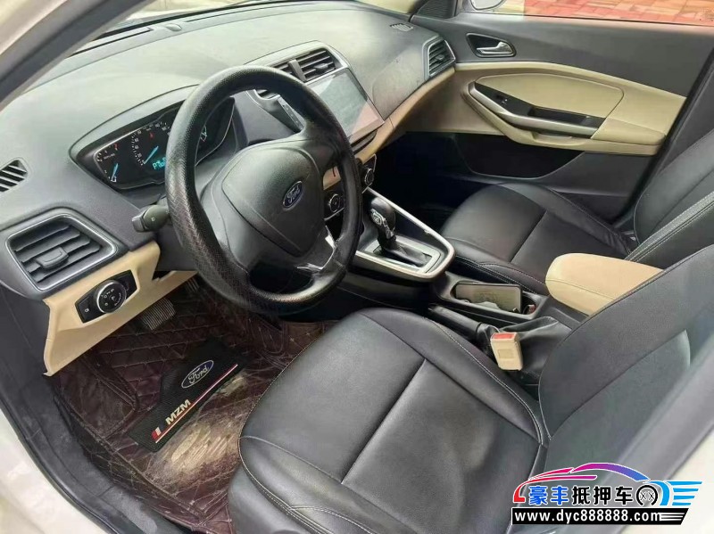 17年福特福睿斯轿车抵押车出售