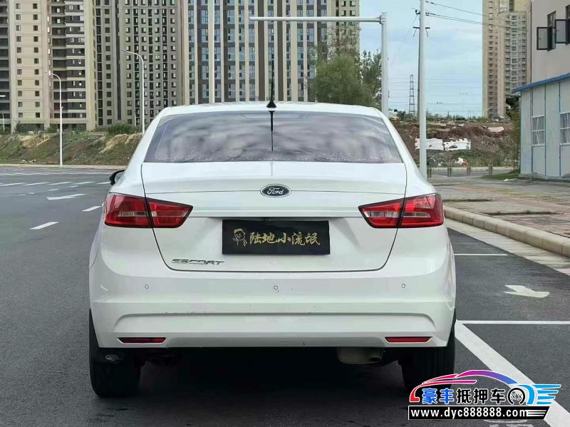 17年福特福睿斯轿车抵押车出售