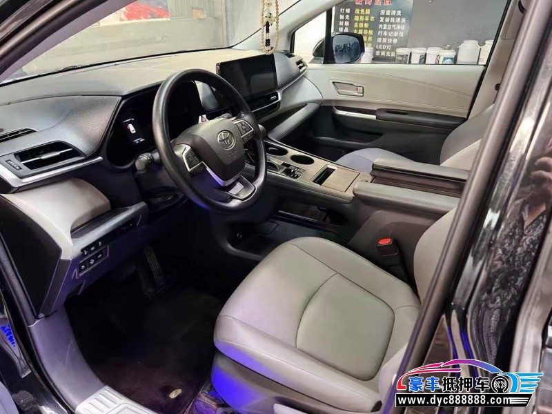 24年丰田格瑞维亚轿车抵押车出售