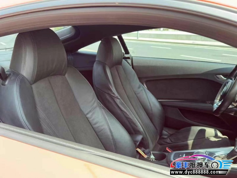 17年奥迪TT轿车抵押车出售