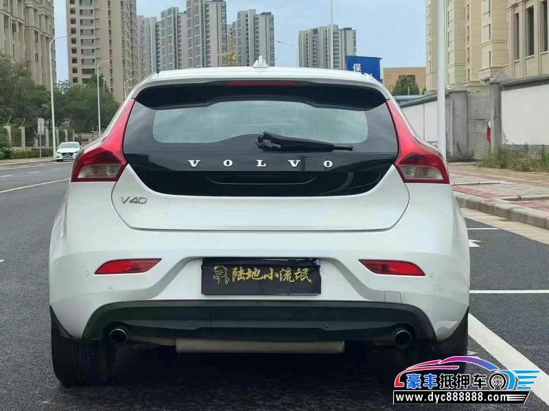 14年沃尔沃V40轿车抵押车出售