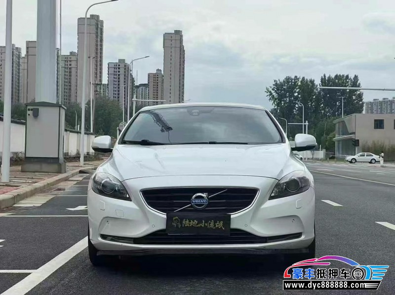 14年沃尔沃V40轿车抵押车出售
