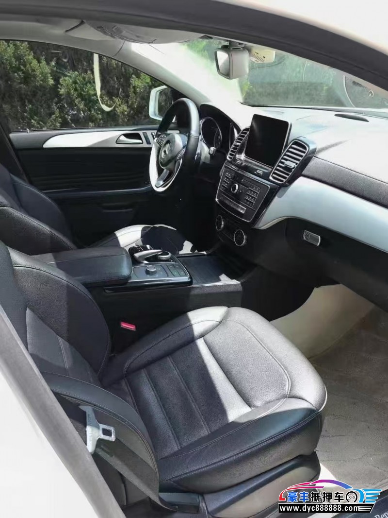 16年奔驰GLE轿车抵押车出售