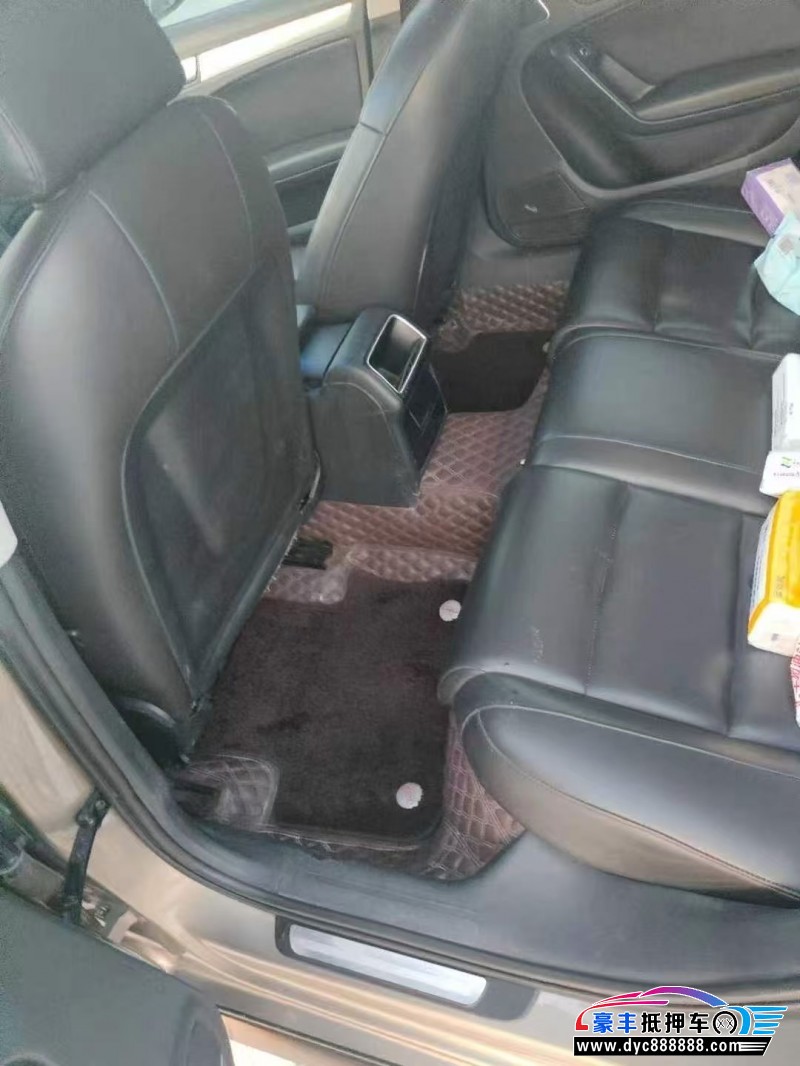 14年奥迪A4L轿车抵押车出售