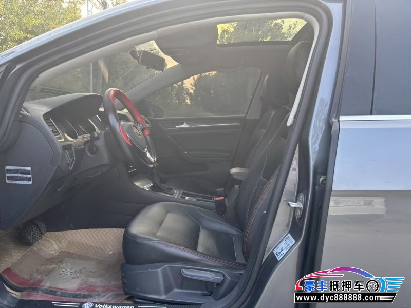 15年大众高尔夫轿车抵押车出售