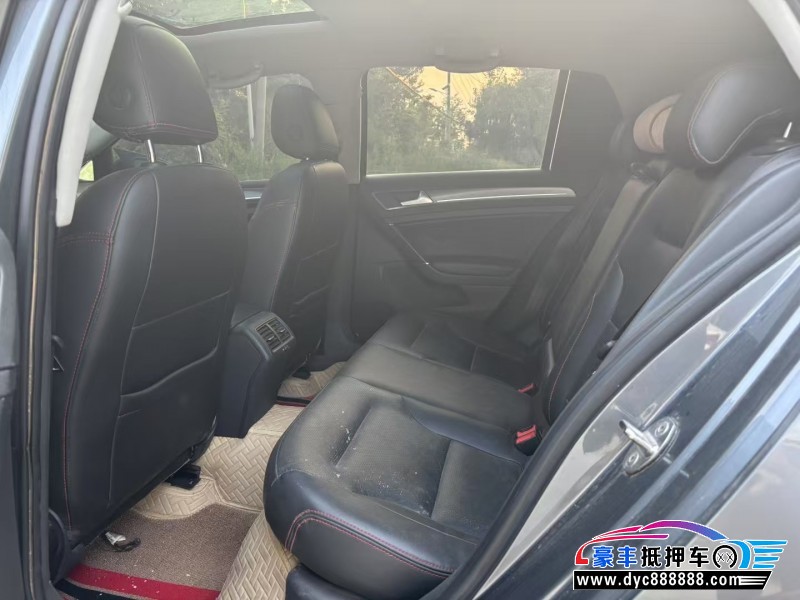 15年大众高尔夫轿车抵押车出售