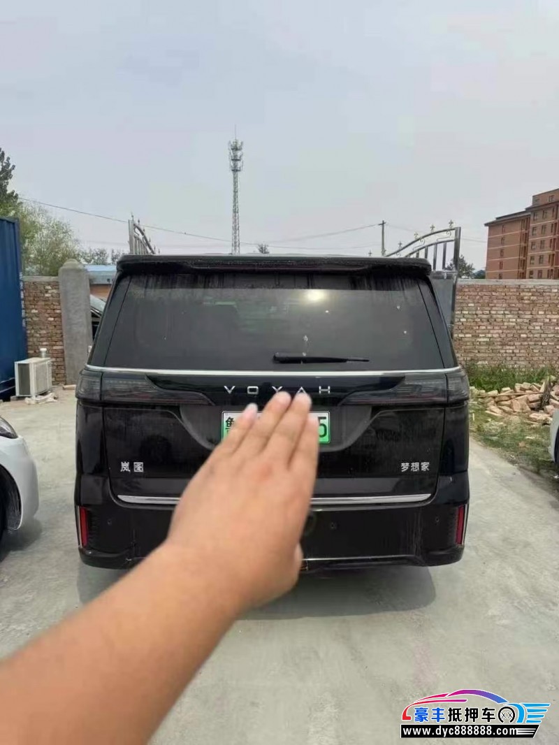 23年岚图梦想家轿车抵押车出售