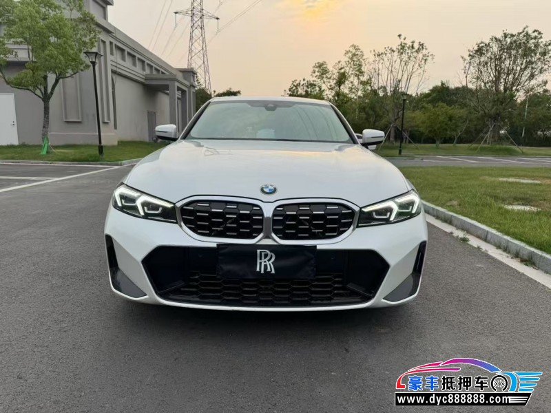 抵押车出售23年宝马3系轿车