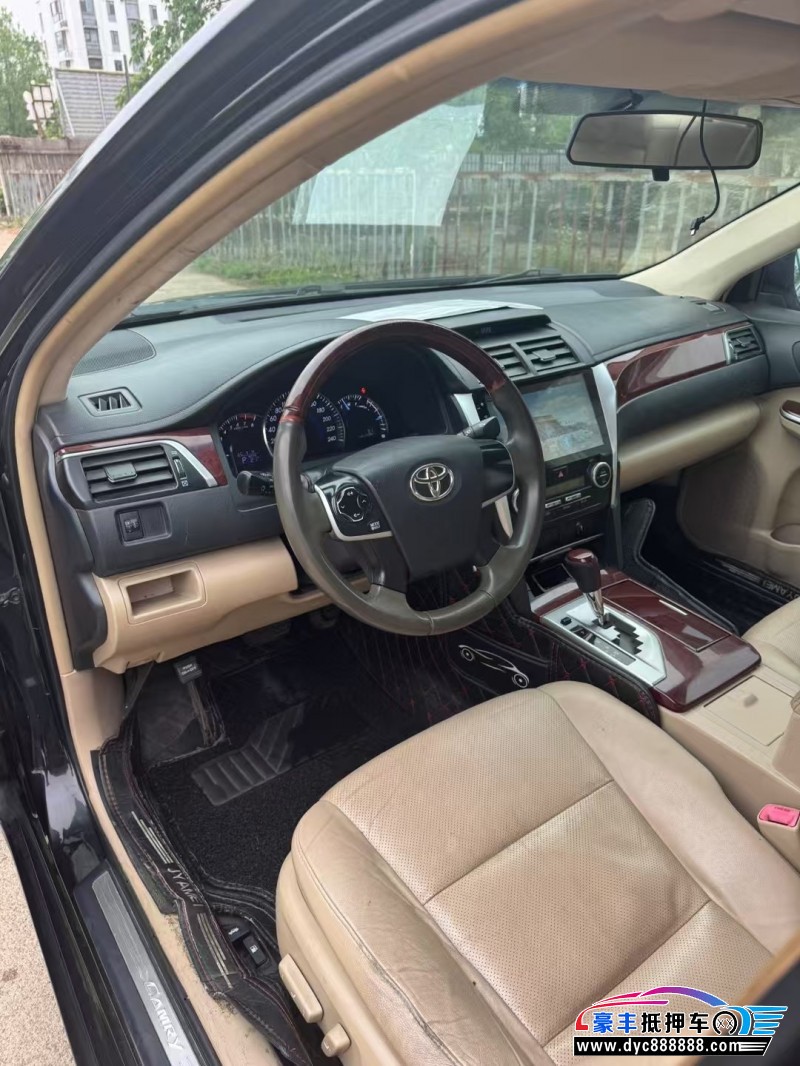 14年丰田凯美瑞轿车抵押车出售