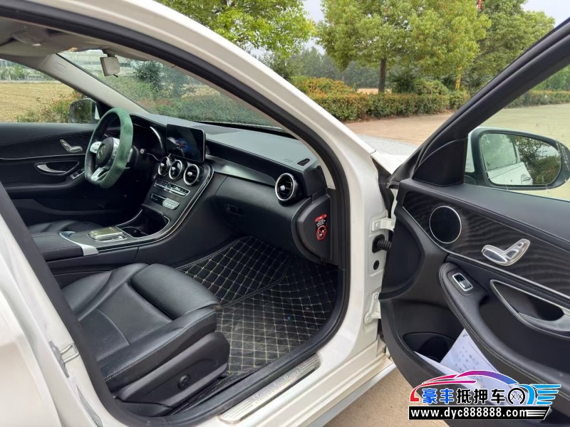 20年奔驰C轿车抵押车出售