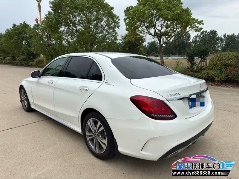 20年奔驰C轿车抵押车出售