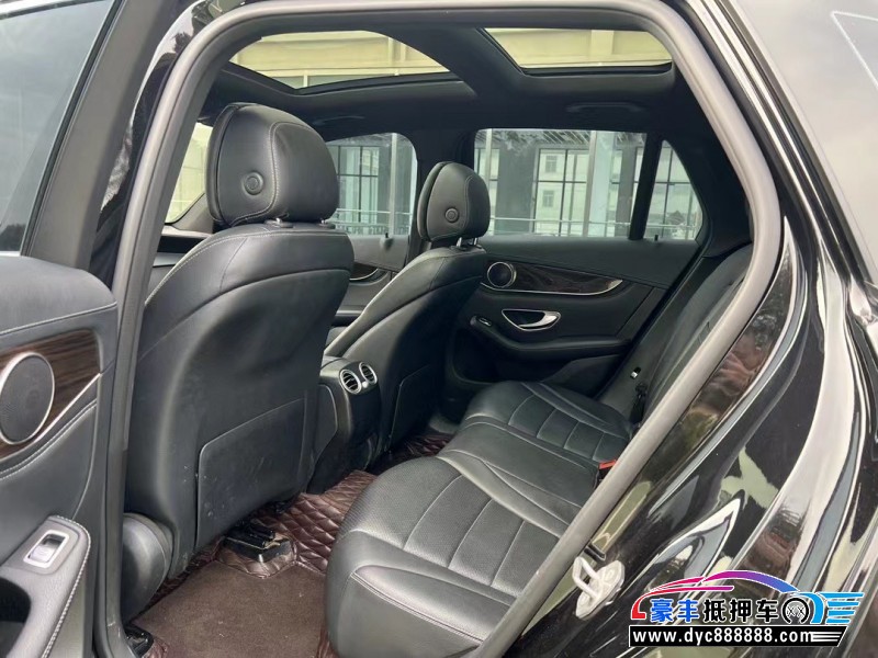 18年奔驰GLC轿车抵押车出售