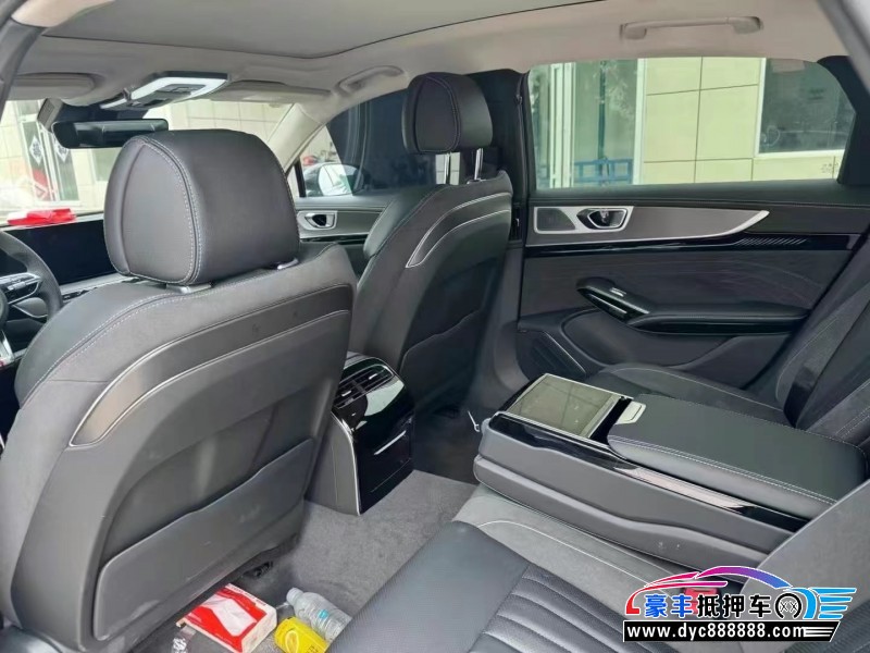 25年红旗H9轿车抵押车出售