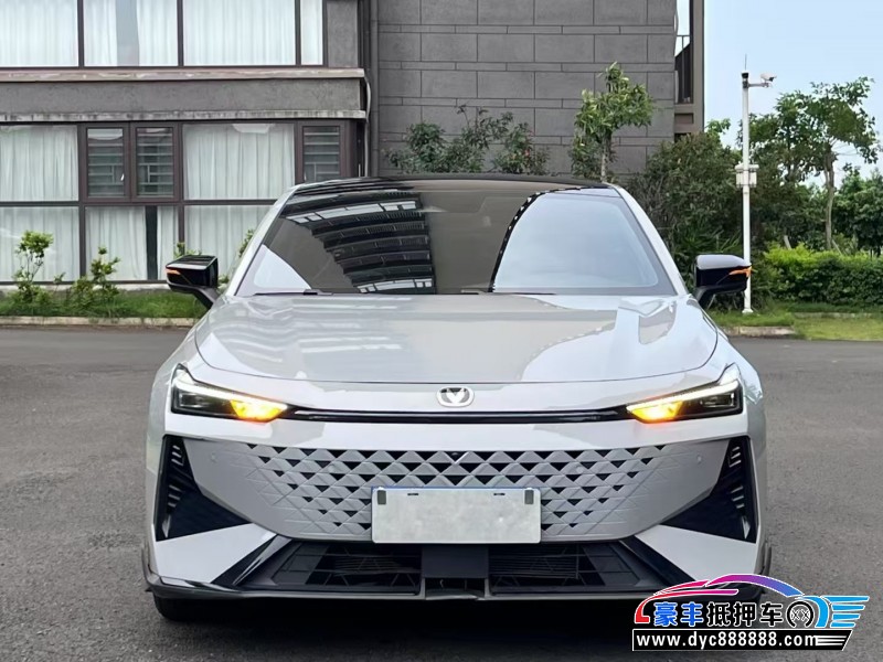 24年长安长安UNI轿车抵押车出售