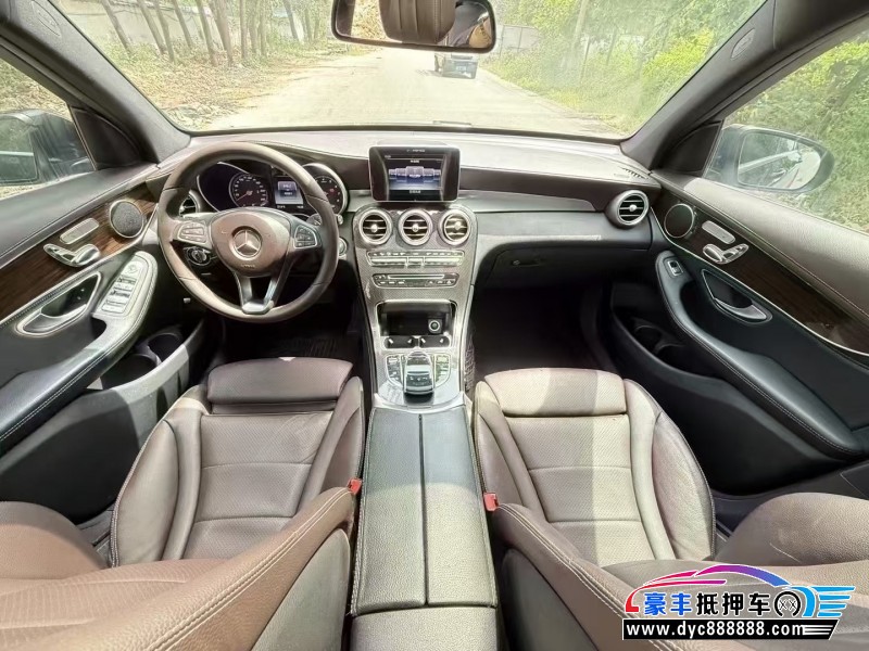 17年奔驰GLC轿车抵押车出售