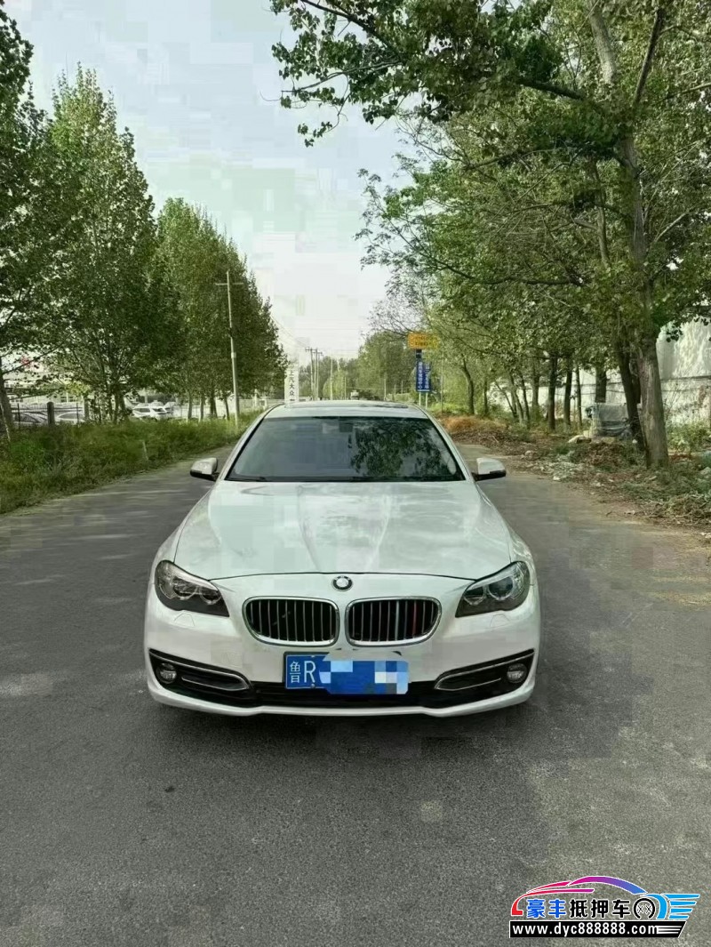 抵押车出售17年宝马5系轿车