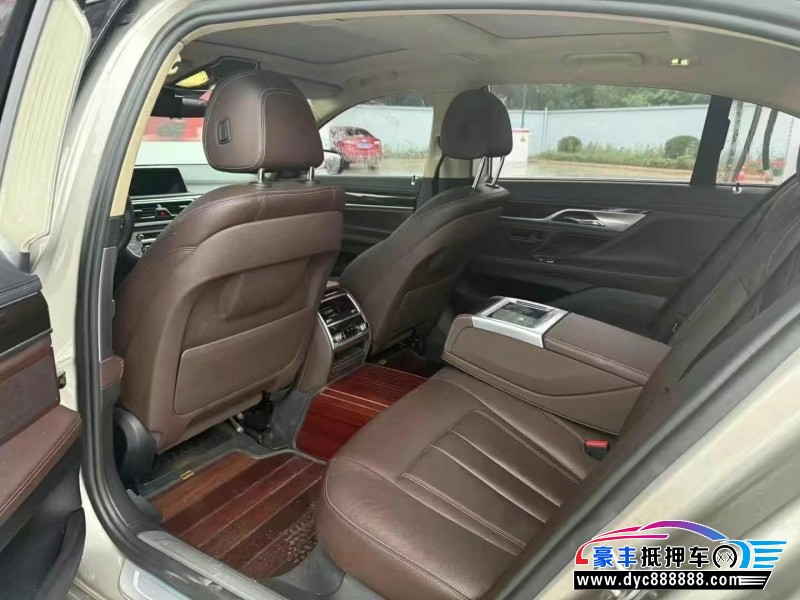 17年宝马7系轿车抵押车出售