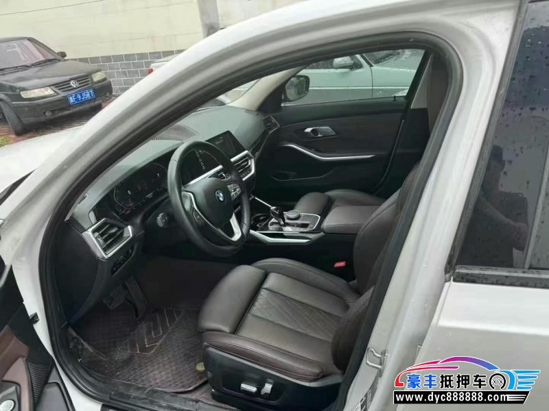 22年宝马3系轿车抵押车出售