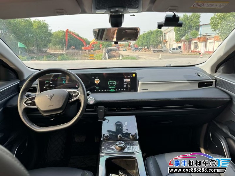 24年哪吒U轿车抵押车出售