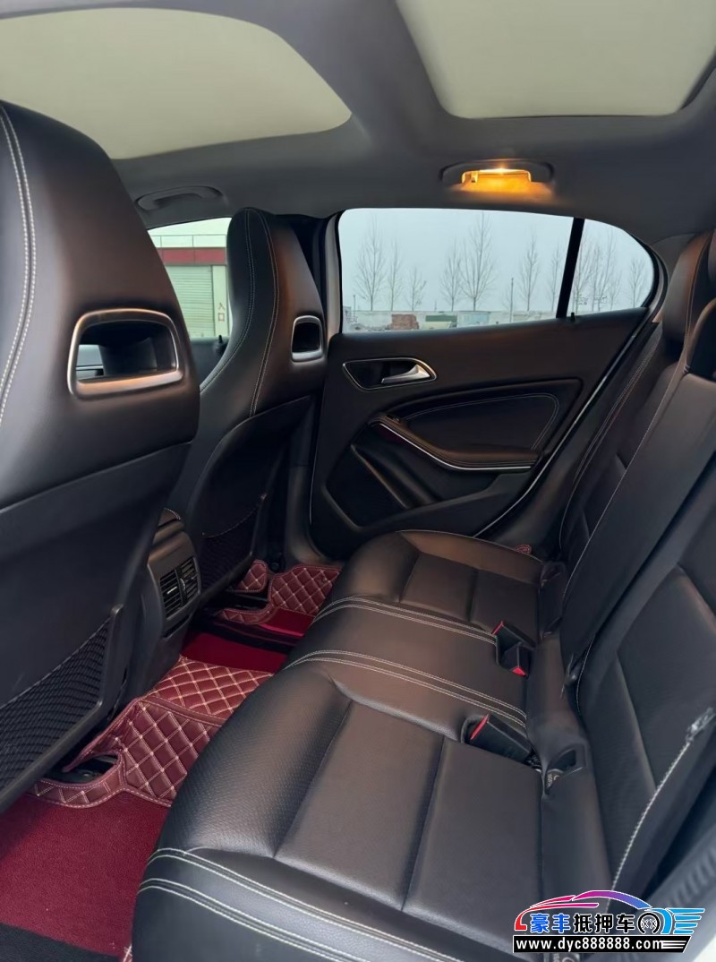 15年奔驰GLA轿车抵押车出售