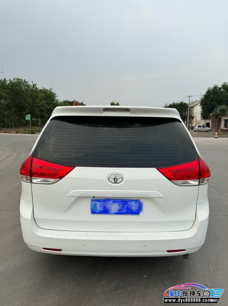 14年丰田塞纳轿车抵押车出售